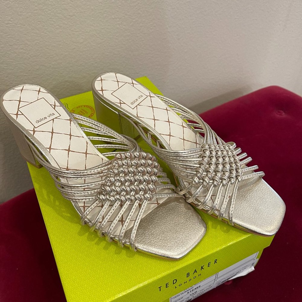 Sandals Gold Size 8